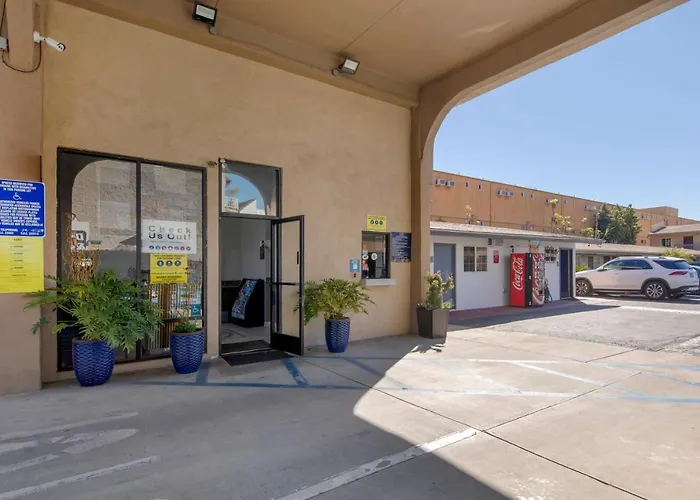 Anaheim Discovery Inn And Suites